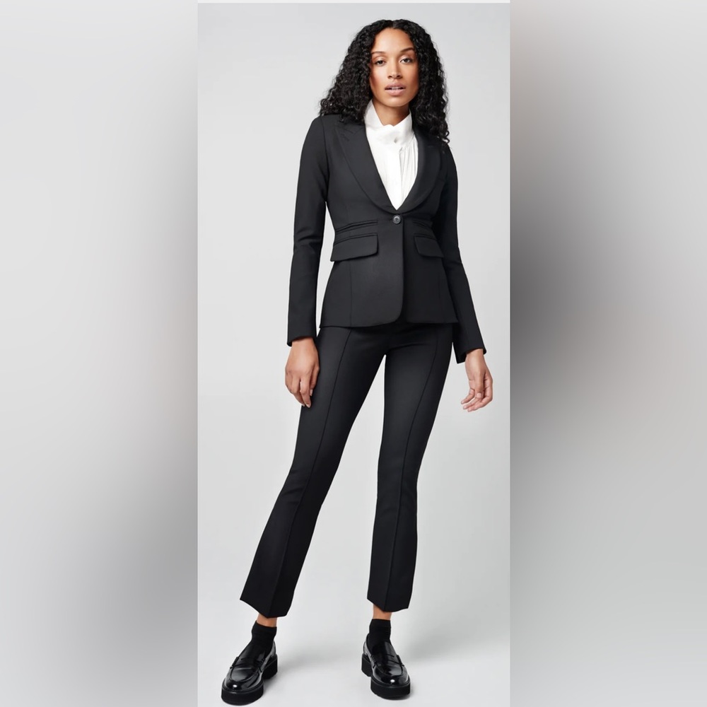 Smythe stovepipe black pant.  Size 8.  Excellent condition!